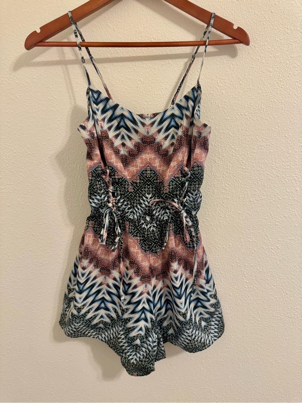 Tea n Rose Geometric Print Romper Size Small Smocked Waist Boho Tie Side
